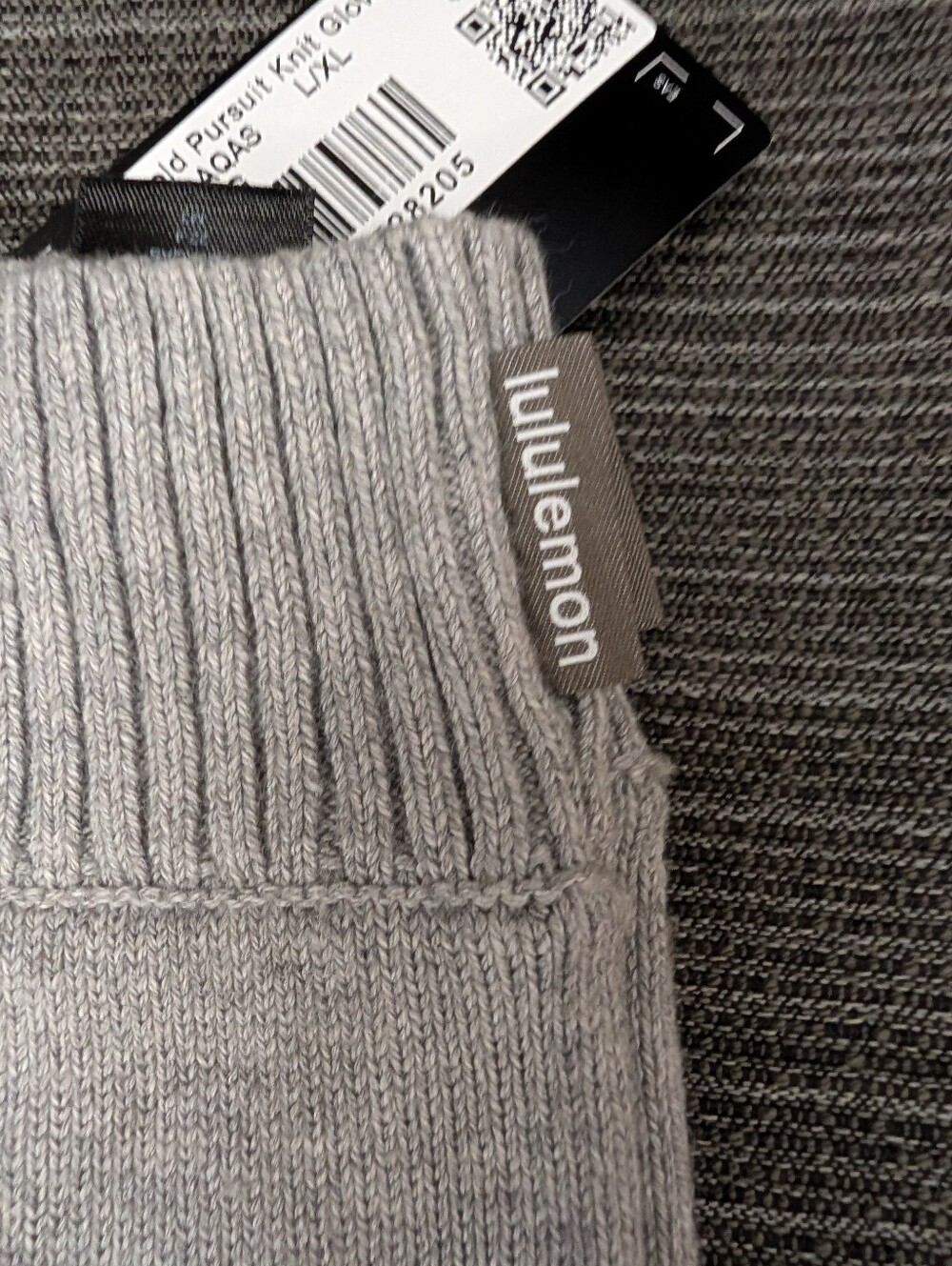 Lululemon Cold Pursuit Knit Gloves Gray Cashmere Blend Touchscreen L/XL NWT - Picture 3 of 7